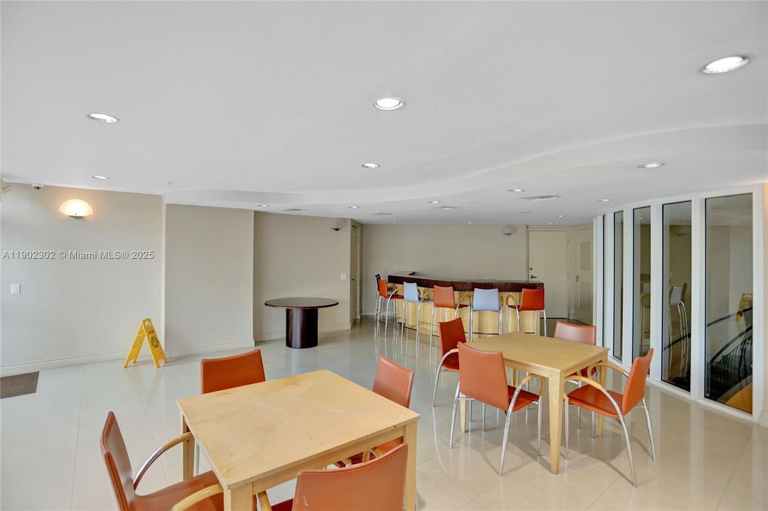 For Sale: $665,000 (2 beds, 2 baths, 1610 Square Feet)