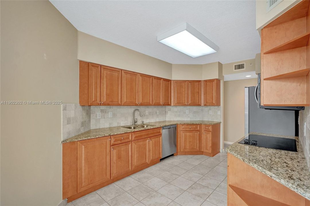 For Sale: $665,000 (2 beds, 2 baths, 1610 Square Feet)