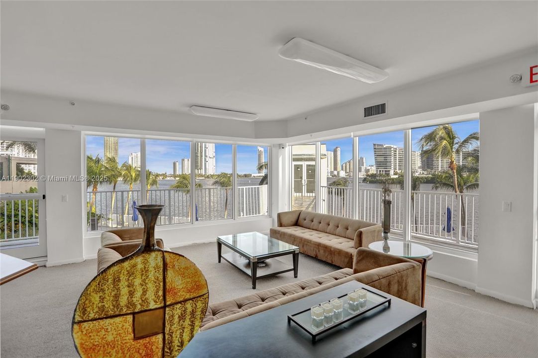 For Sale: $665,000 (2 beds, 2 baths, 1610 Square Feet)