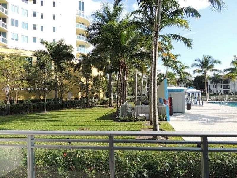 For Sale: $792,000 (2 beds, 3 baths, 1552 Square Feet)