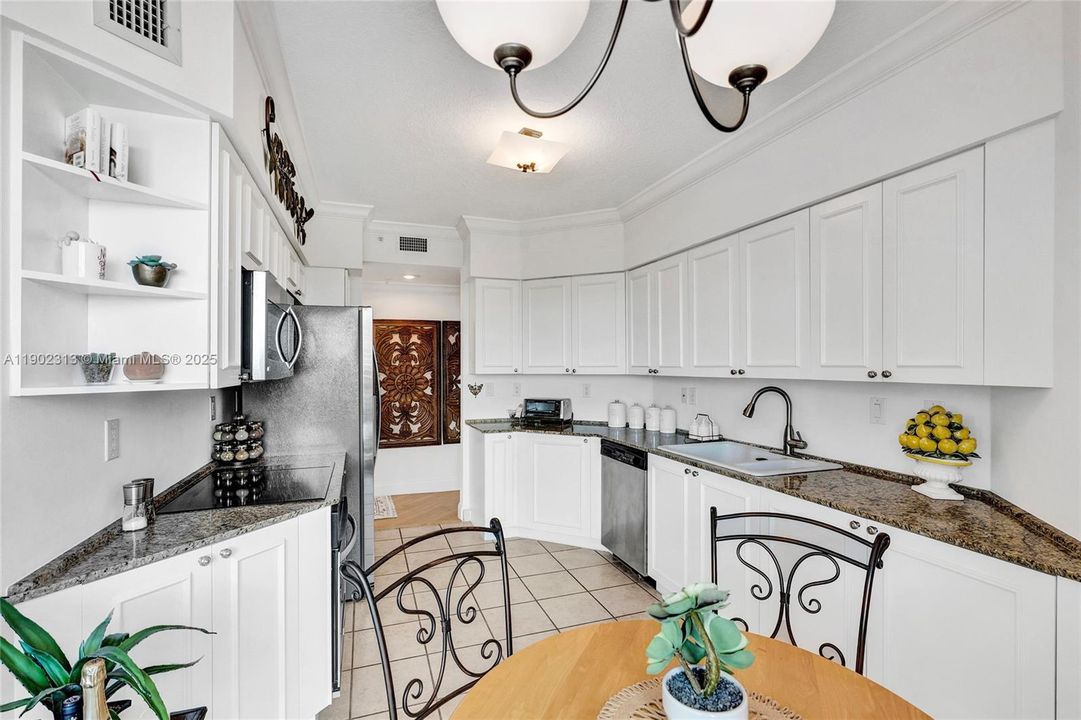 For Sale: $648,000 (2 beds, 2 baths, 1610 Square Feet)