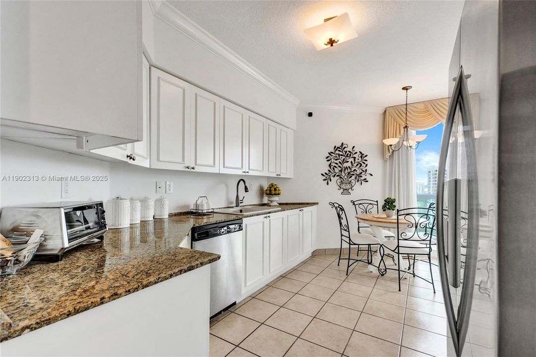 For Sale: $648,000 (2 beds, 2 baths, 1610 Square Feet)