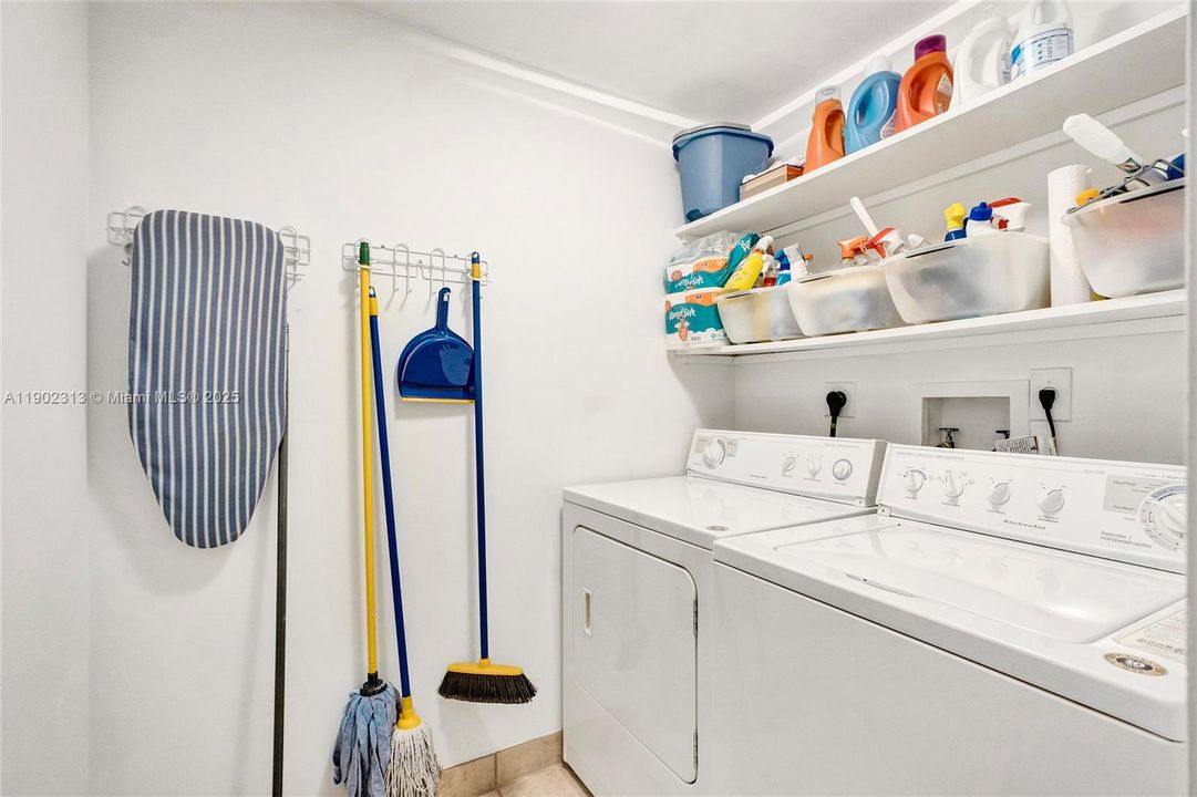 For Sale: $648,000 (2 beds, 2 baths, 1610 Square Feet)