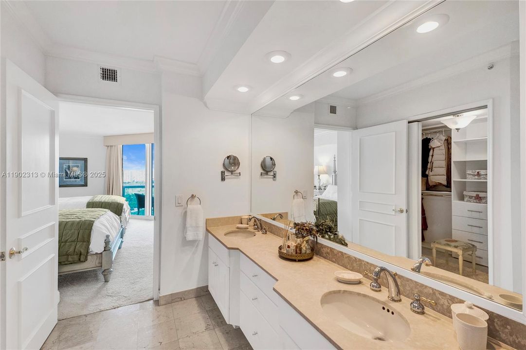 For Sale: $648,000 (2 beds, 2 baths, 1610 Square Feet)