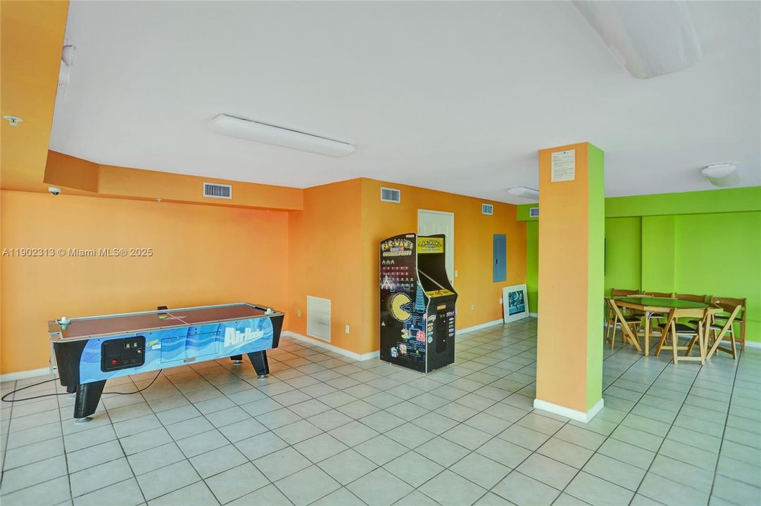 For Sale: $648,000 (2 beds, 2 baths, 1610 Square Feet)