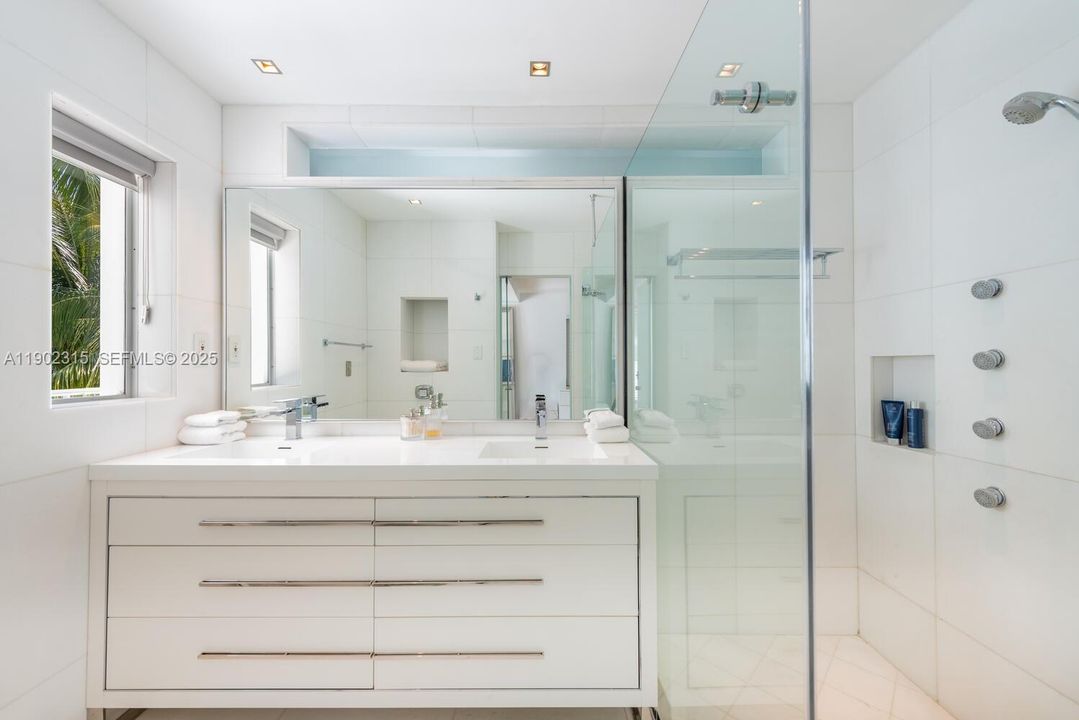 En Venta: $13,900,000 (3 camas, 3 baños, 3178 Pies cuadrados)