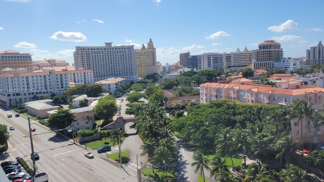 Recently Rented: $2,400 (1 beds, 1 baths, 831 Square Feet)