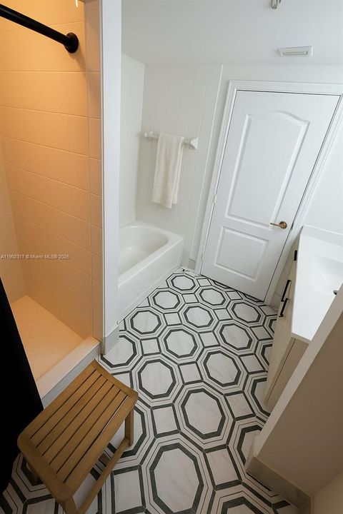 Recently Rented: $2,400 (1 beds, 1 baths, 831 Square Feet)