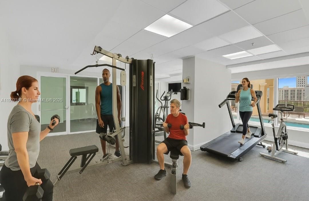 Recently Rented: $2,400 (1 beds, 1 baths, 831 Square Feet)