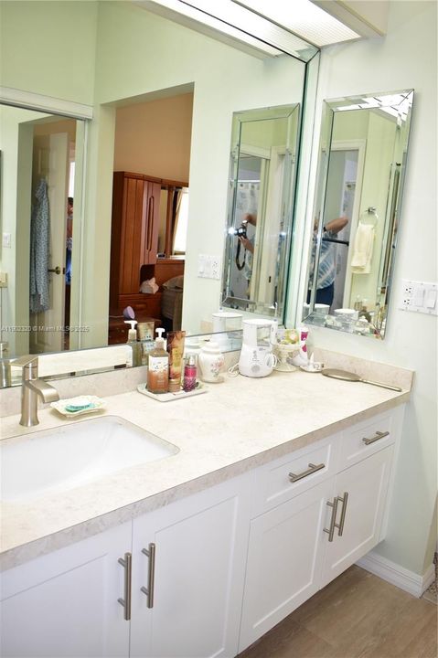 For Sale: $169,000 (2 beds, 2 baths, 1215 Square Feet)