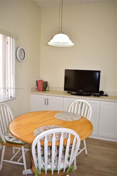 For Sale: $169,000 (2 beds, 2 baths, 1215 Square Feet)