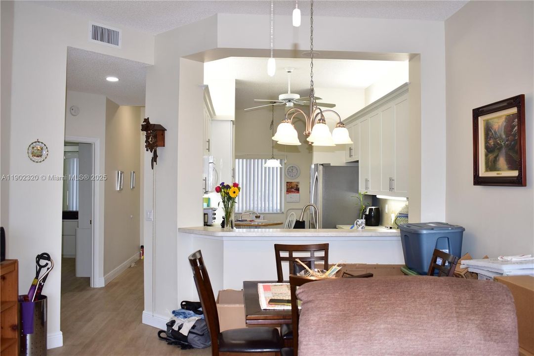 For Sale: $169,000 (2 beds, 2 baths, 1215 Square Feet)