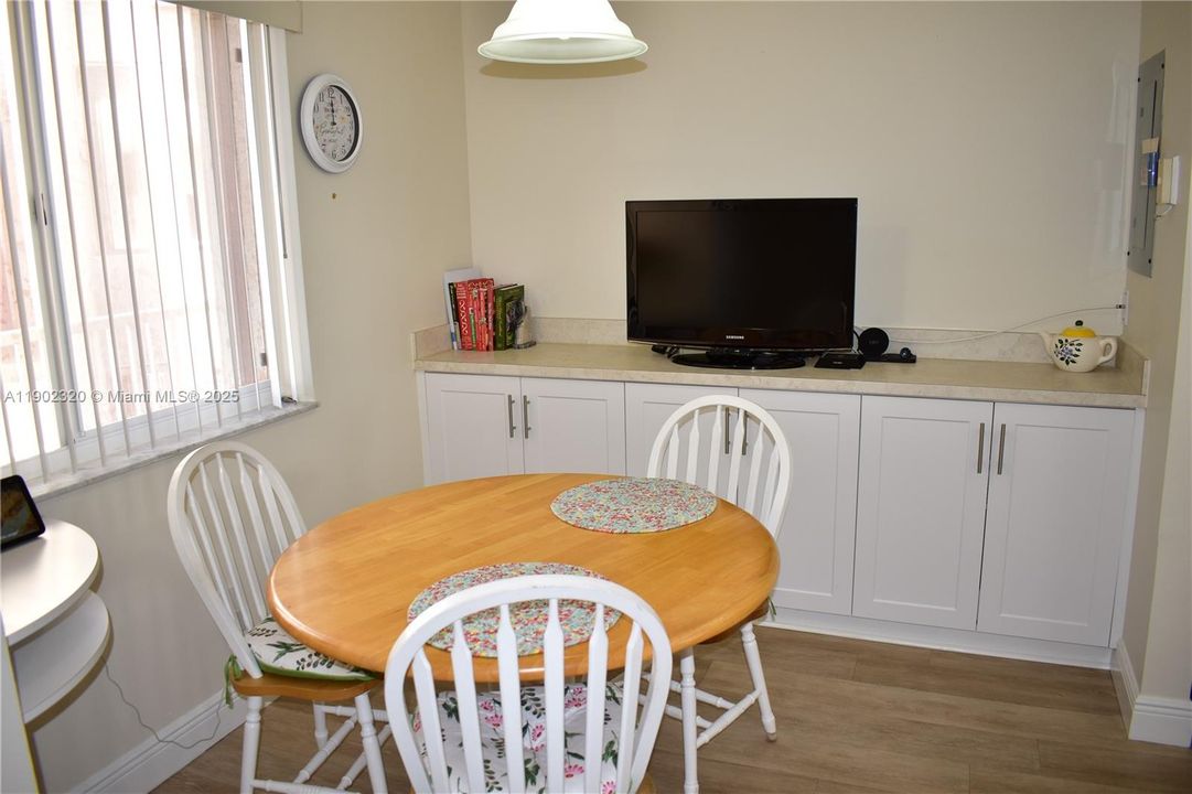 has built in cabinet storage