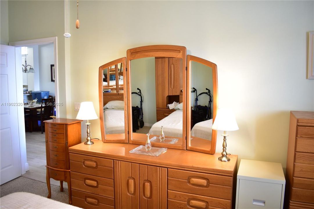 For Sale: $169,000 (2 beds, 2 baths, 1215 Square Feet)