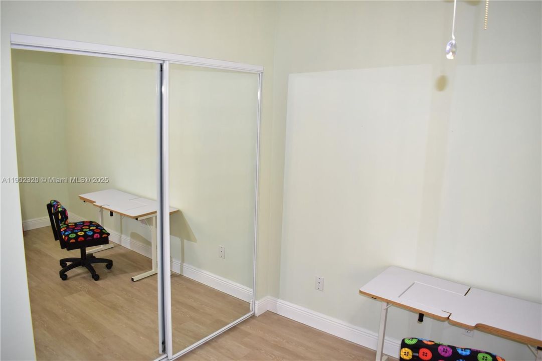 For Sale: $169,000 (2 beds, 2 baths, 1215 Square Feet)