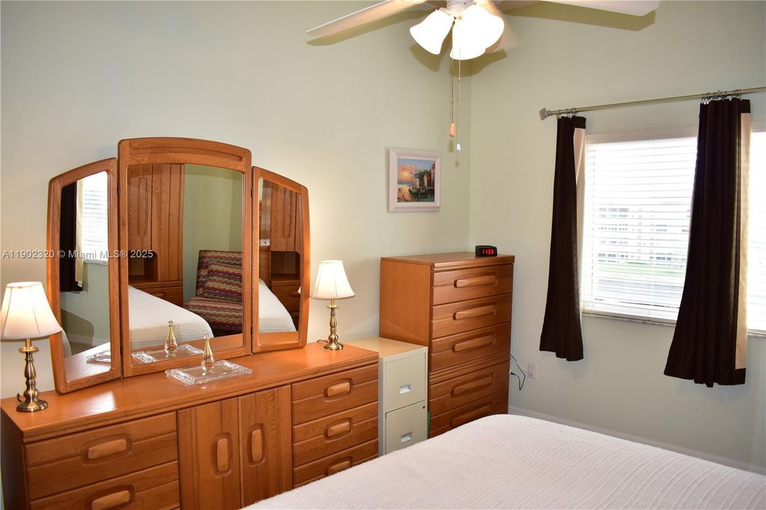 For Sale: $169,000 (2 beds, 2 baths, 1215 Square Feet)