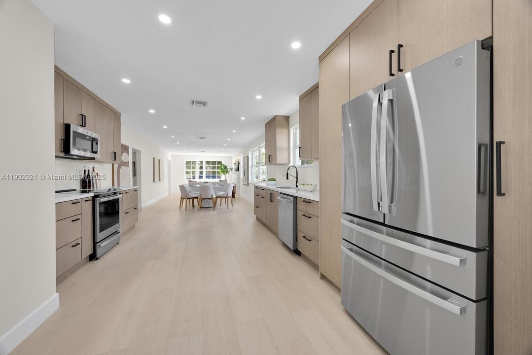 Active With Contract: $1,293,000 (3 beds, 2 baths, 1828 Square Feet)