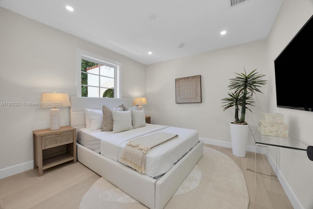 Active With Contract: $1,293,000 (3 beds, 2 baths, 1828 Square Feet)