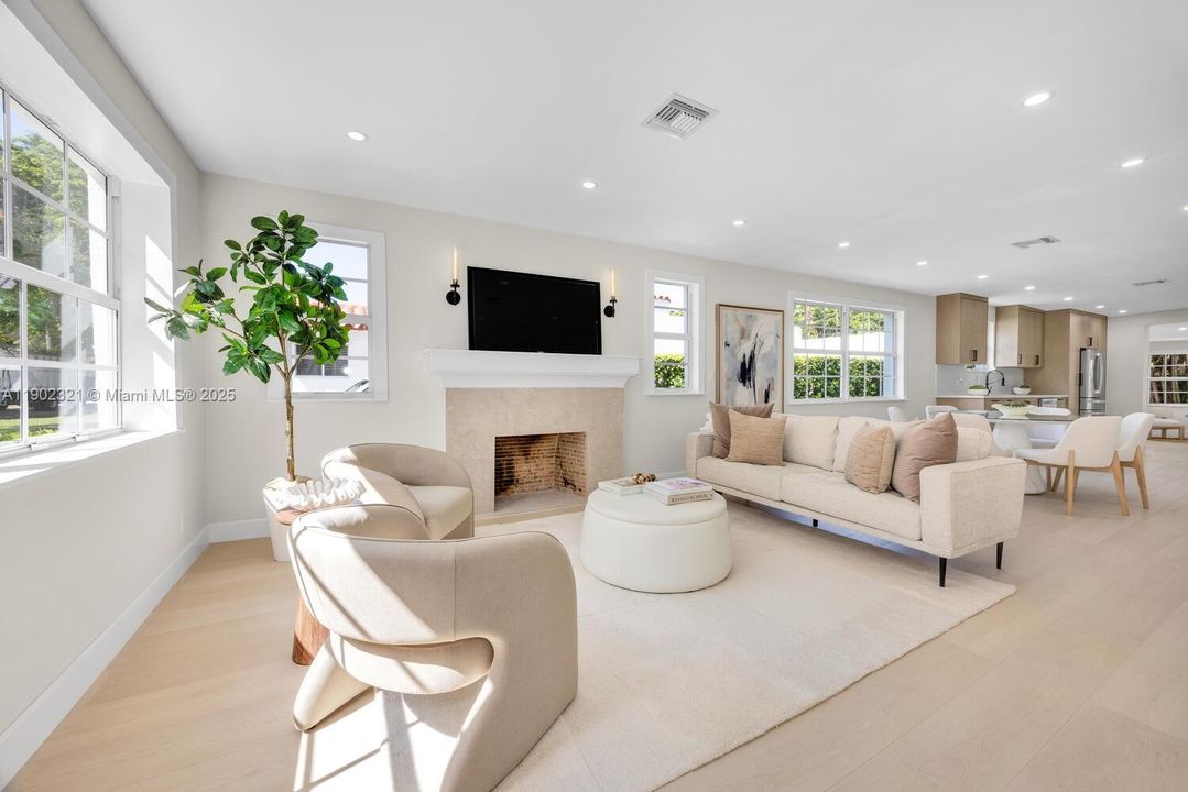 Active With Contract: $1,293,000 (3 beds, 2 baths, 1828 Square Feet)