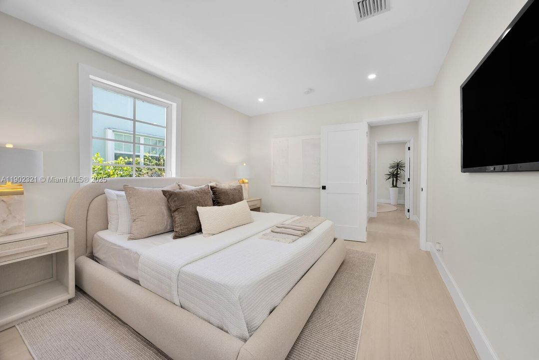 Active With Contract: $1,293,000 (3 beds, 2 baths, 1828 Square Feet)