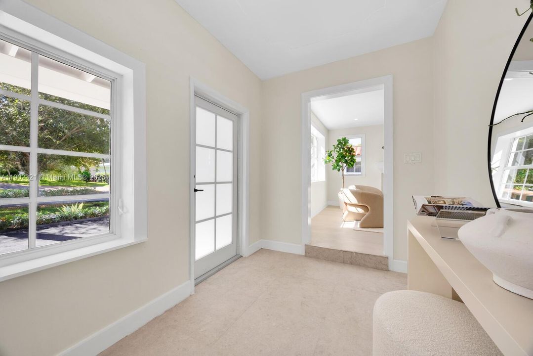 Active With Contract: $1,293,000 (3 beds, 2 baths, 1828 Square Feet)