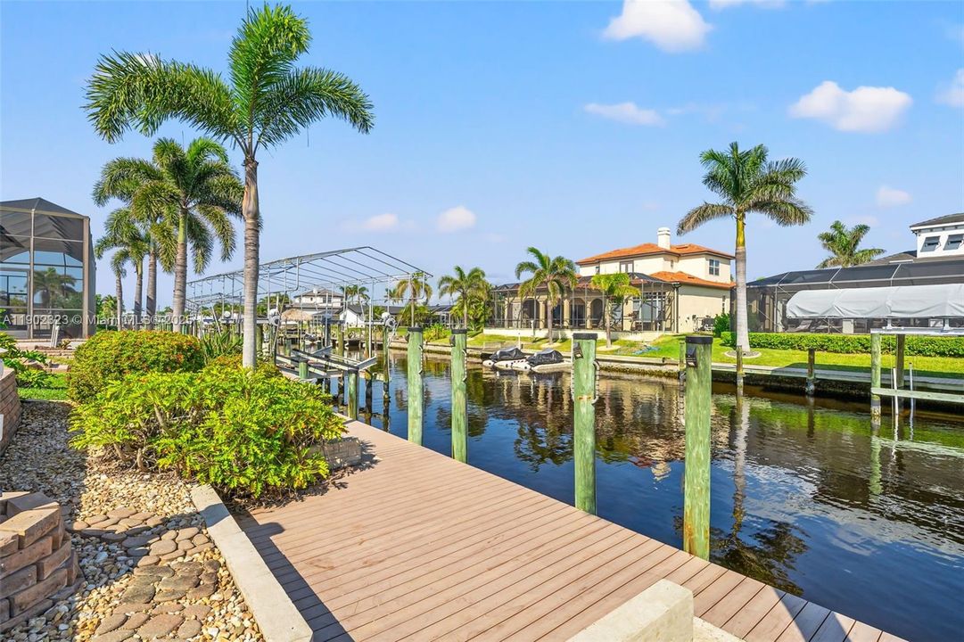 160 feet of direct sailboat access waterfront...
