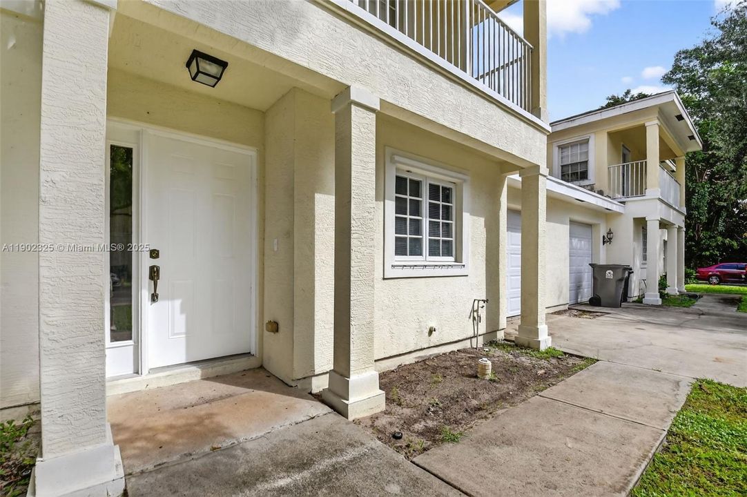 Recently Rented: $3,200 (4 beds, 2 baths, 1790 Square Feet)