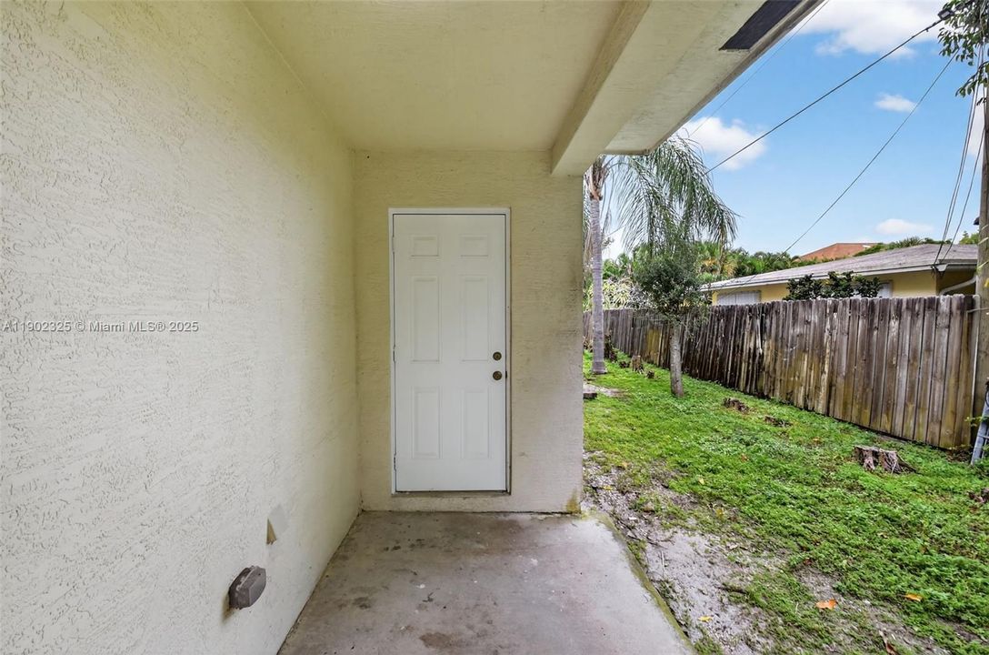 Recently Rented: $3,200 (4 beds, 2 baths, 1790 Square Feet)