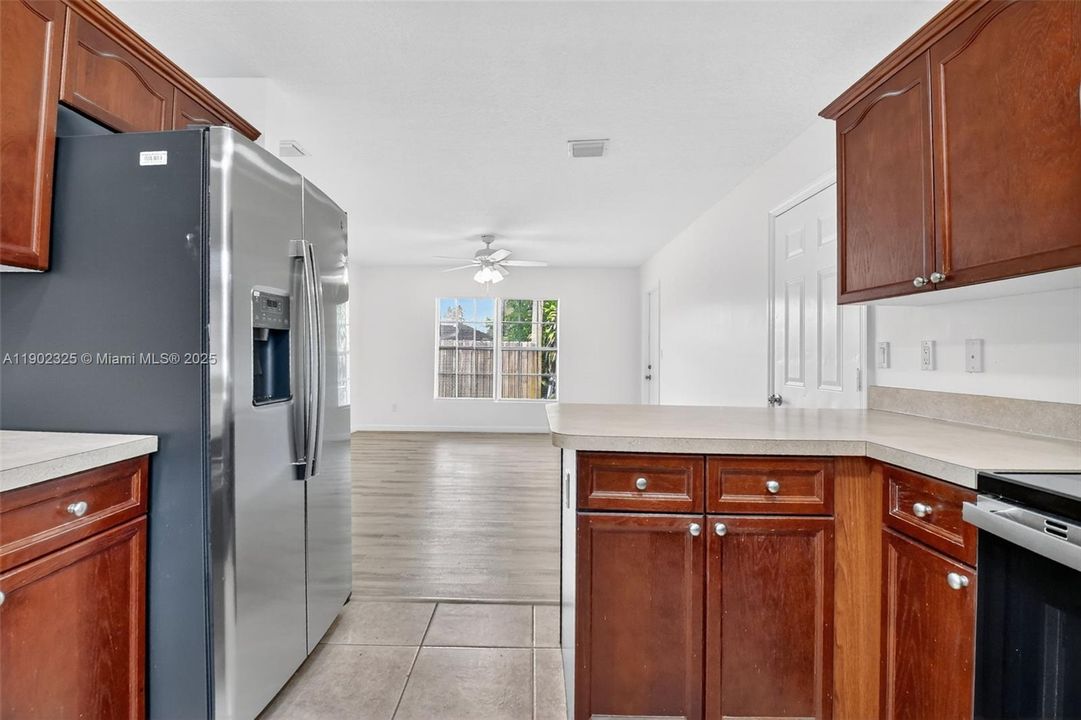 Recently Rented: $3,200 (4 beds, 2 baths, 1790 Square Feet)