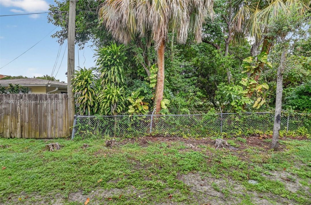 Recently Rented: $3,200 (4 beds, 2 baths, 1790 Square Feet)