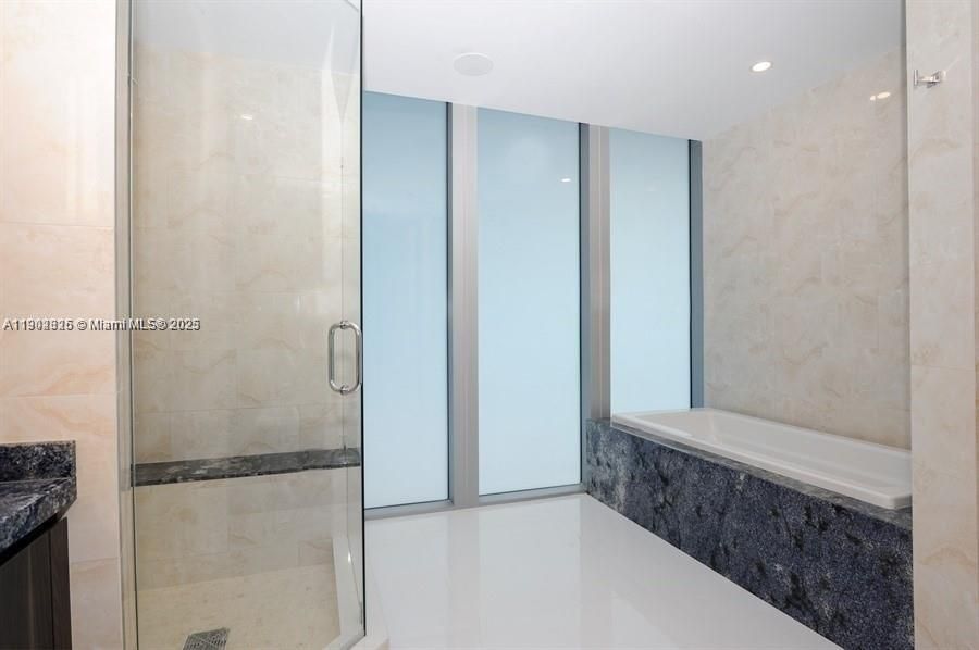 For Rent: $17,000 (3 beds, 2 baths, 2050 Square Feet)