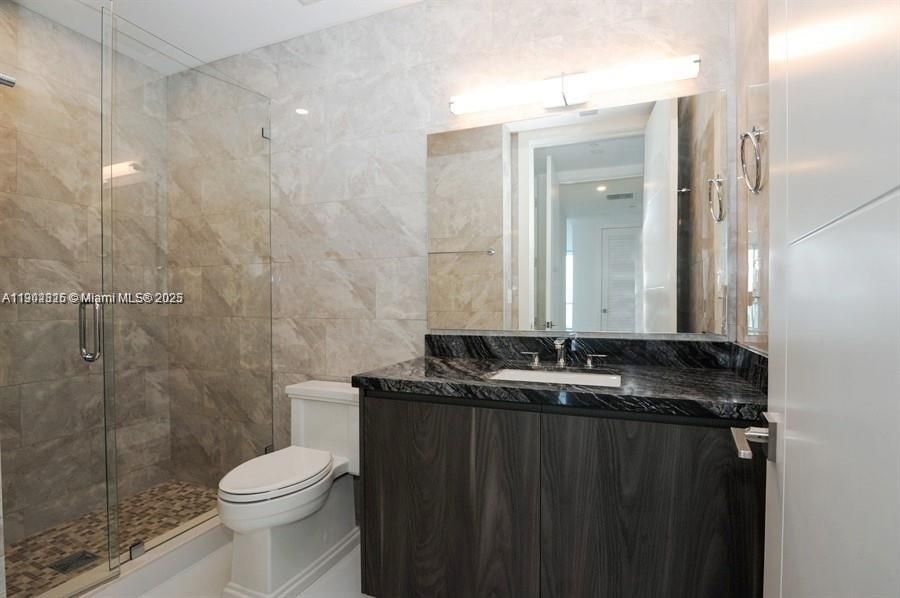 For Rent: $17,000 (3 beds, 2 baths, 2050 Square Feet)