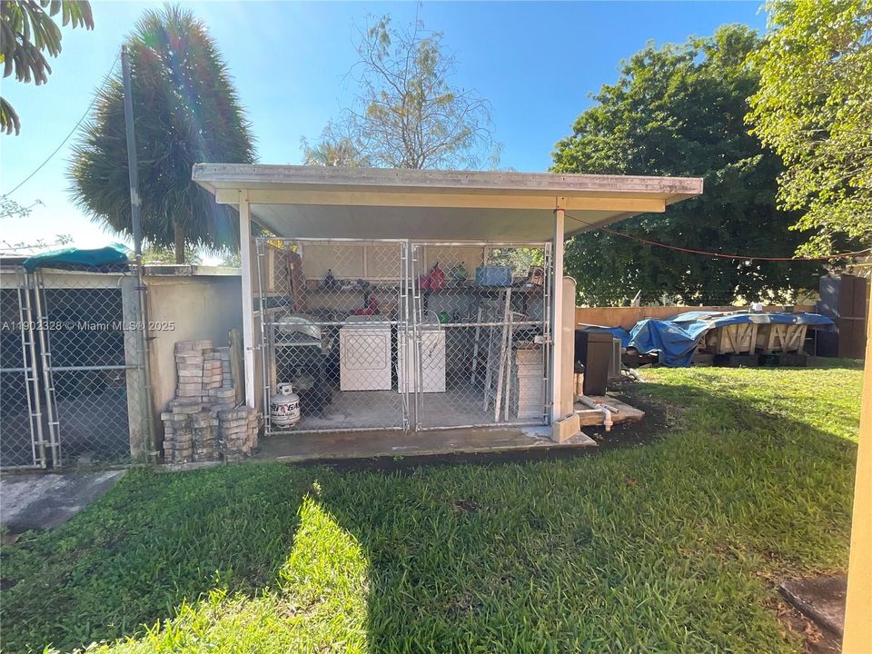 Recently Rented: $1,700 (1 beds, 1 baths, 700 Square Feet)