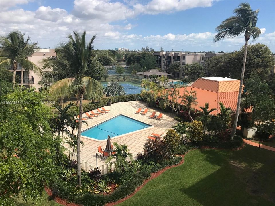 For Rent: $1,900 (1 beds, 1 baths, 840 Square Feet)