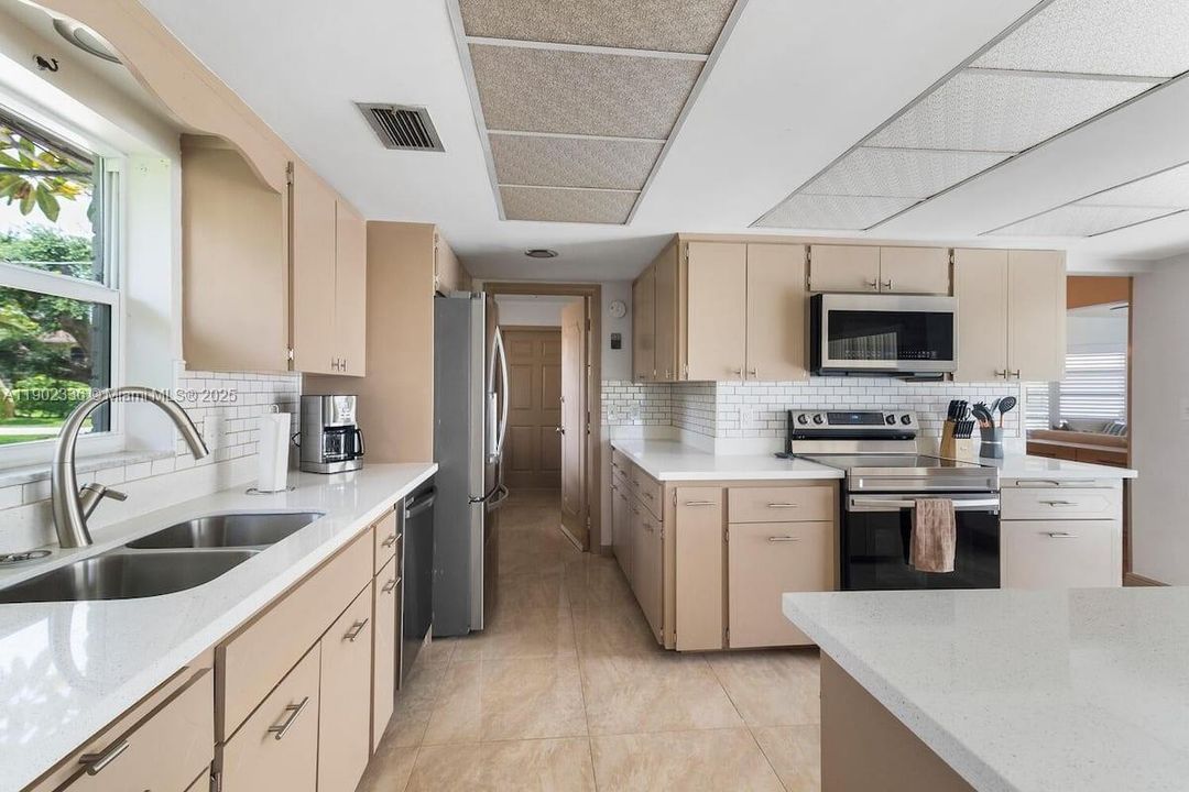 For Rent: $4,300 (3 beds, 2 baths, 2064 Square Feet)