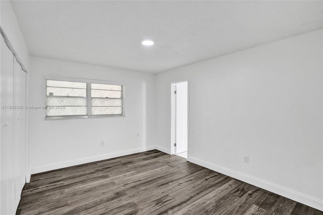 Recently Rented: $2,400 (2 beds, 2 baths, 2540 Square Feet)