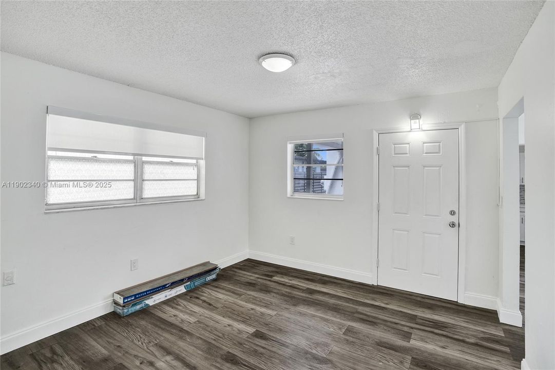 Recently Rented: $2,400 (2 beds, 2 baths, 2540 Square Feet)