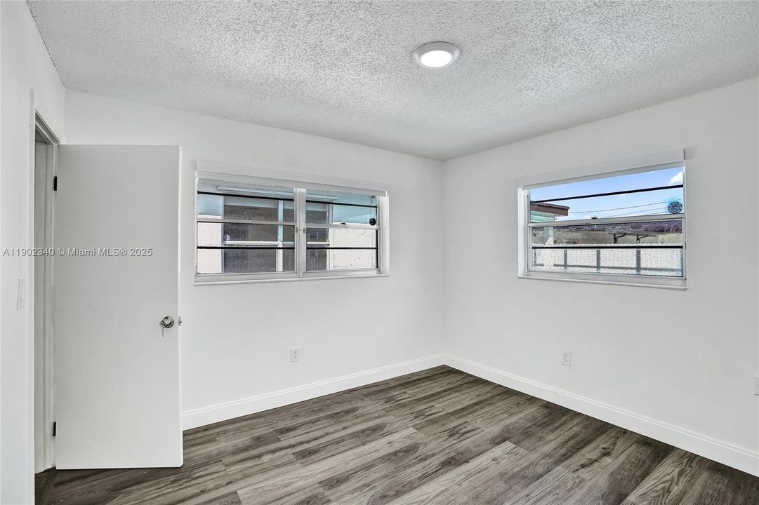 Recently Rented: $2,400 (2 beds, 2 baths, 2540 Square Feet)