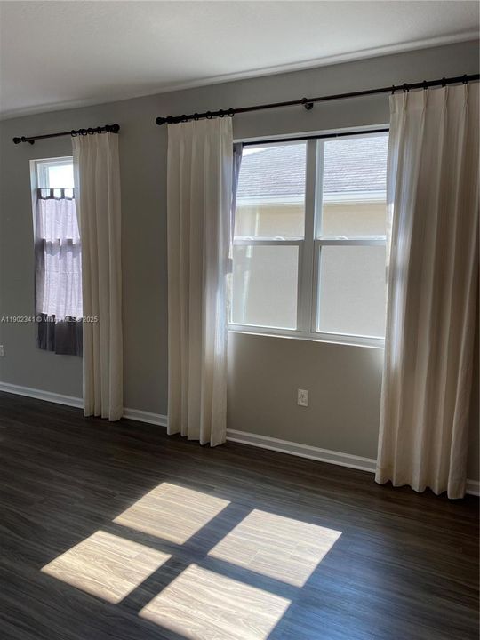 For Rent: $2,300 (4 beds, 2 baths, 0 Square Feet)