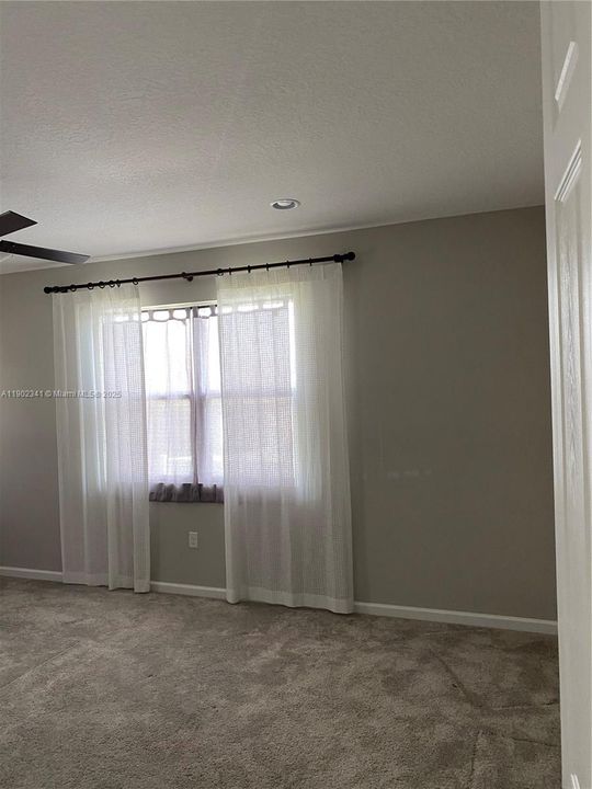 For Rent: $2,300 (4 beds, 2 baths, 0 Square Feet)