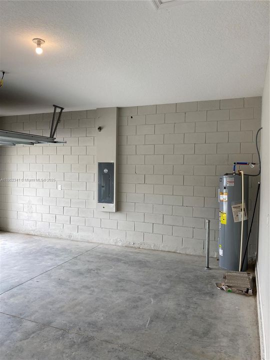 For Rent: $2,300 (4 beds, 2 baths, 0 Square Feet)