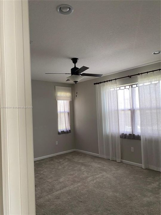 For Rent: $2,300 (4 beds, 2 baths, 0 Square Feet)