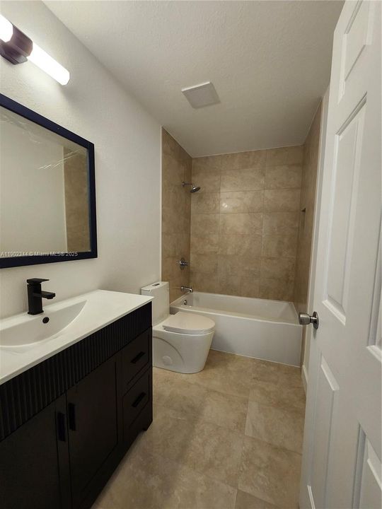 For Rent: $2,100 (3 beds, 3 baths, 1423 Square Feet)