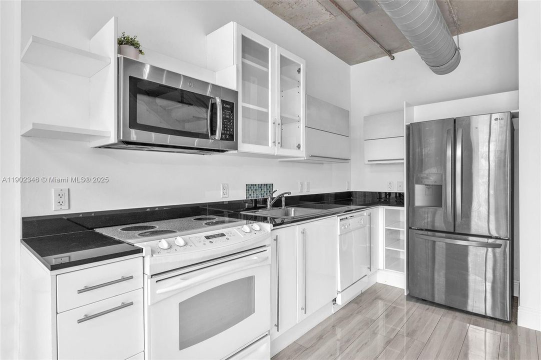 На продажу: $399,000 (1 спален, 1 ванн, 795 Квадратных фут)