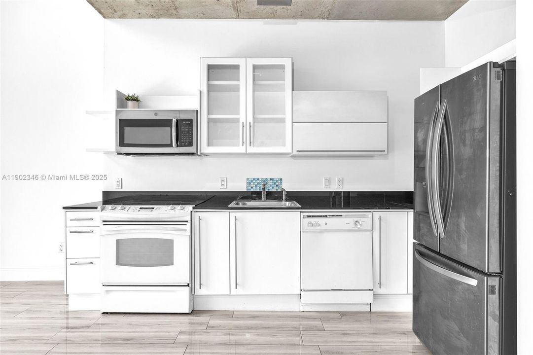 На продажу: $399,000 (1 спален, 1 ванн, 795 Квадратных фут)