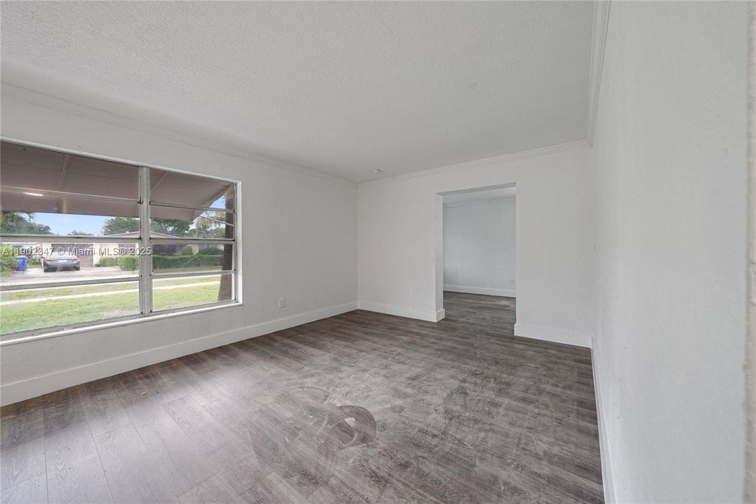 Active With Contract: $349,900 (3 beds, 2 baths, 1260 Square Feet)