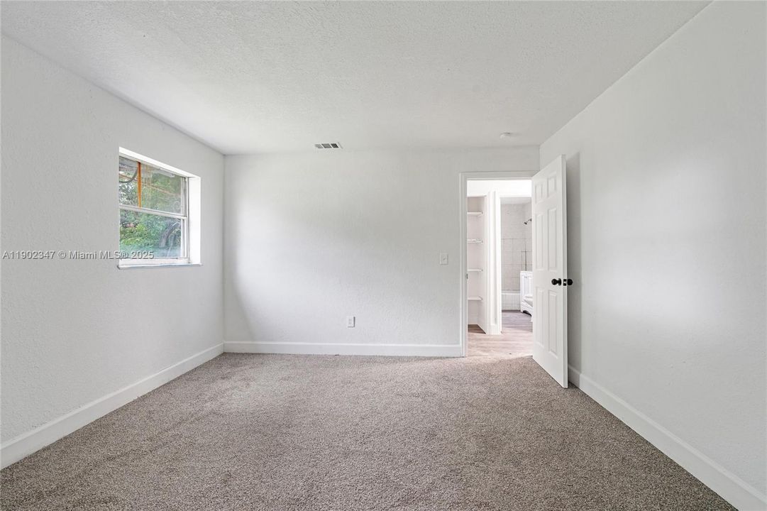 Active With Contract: $349,900 (3 beds, 2 baths, 1260 Square Feet)