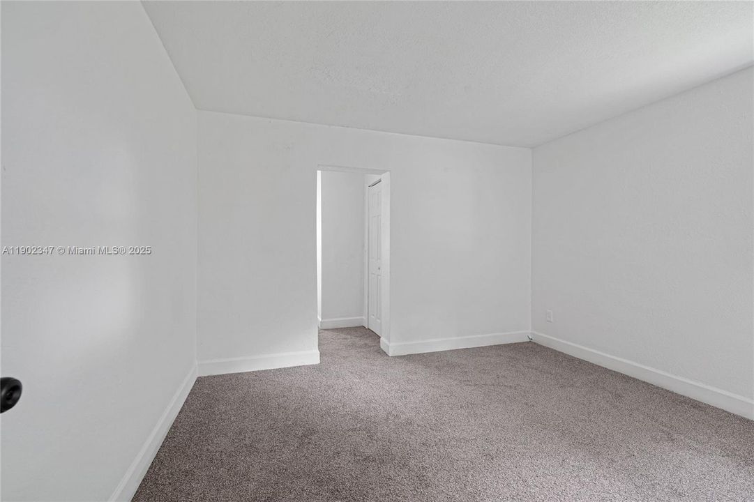 Active With Contract: $349,900 (3 beds, 2 baths, 1260 Square Feet)