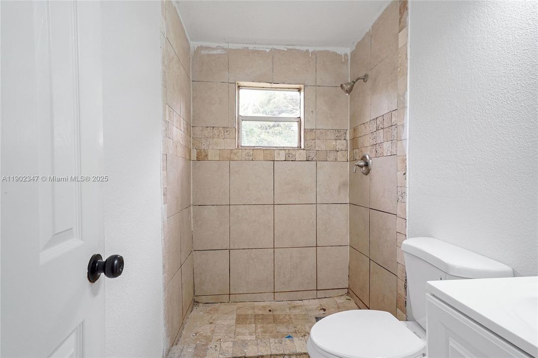 Active With Contract: $349,900 (3 beds, 2 baths, 1260 Square Feet)