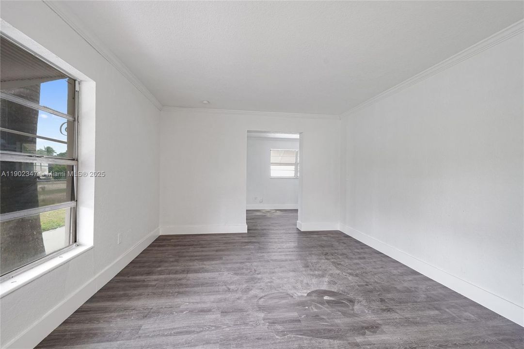 Active With Contract: $349,900 (3 beds, 2 baths, 1260 Square Feet)